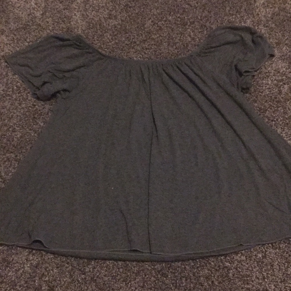 Grey flowy top
